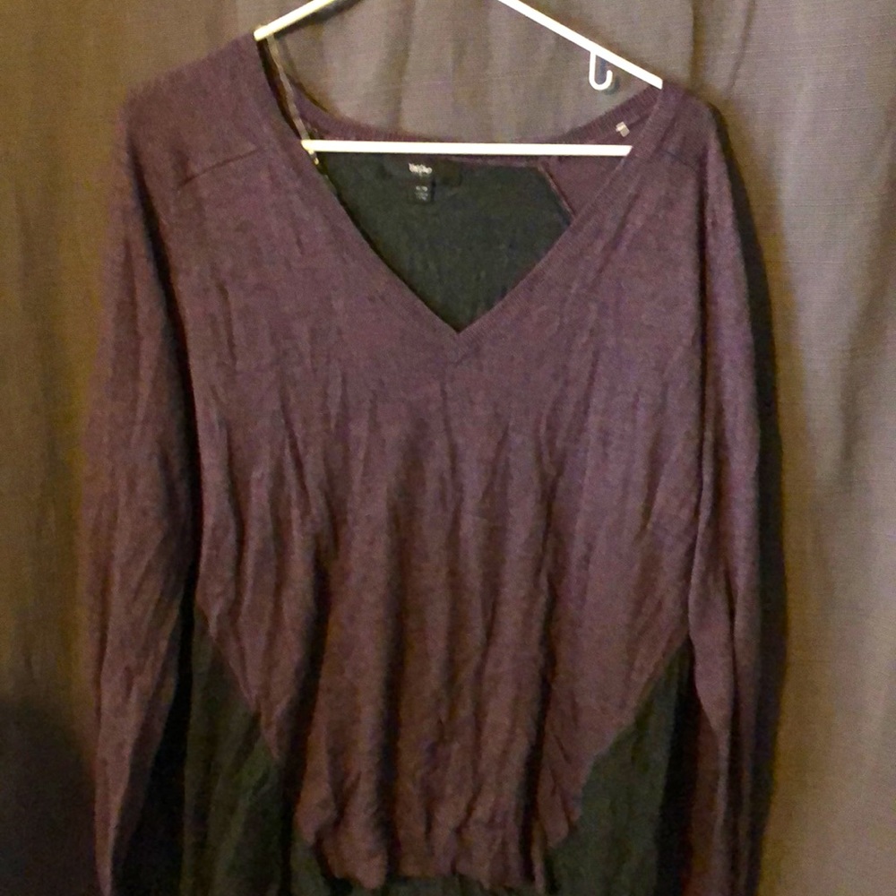 Mossimo v neck light weight sweater sz XL unique front/back coloring NWT